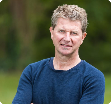 businesswoman-and-a-cloudy-sky-2023-11-27-05-20-46-utc (2)